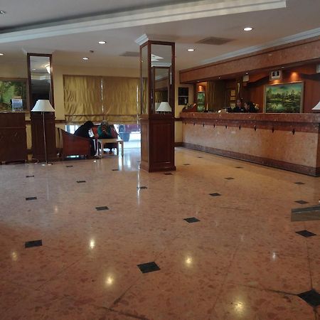 Holiday Villa Hotel City Centre Пном Пен Екстериор снимка