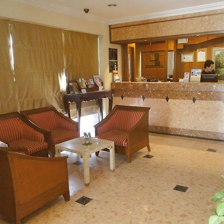 Holiday Villa Hotel City Centre Пном Пен Екстериор снимка
