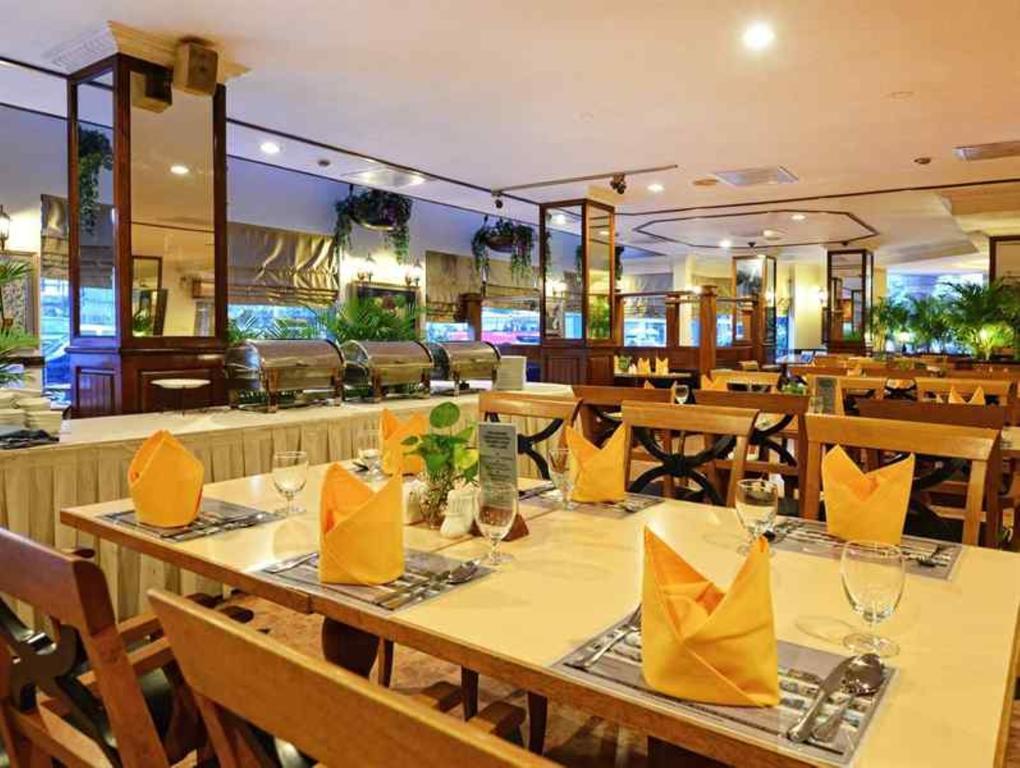 Holiday Villa Hotel City Centre Пном Пен Екстериор снимка