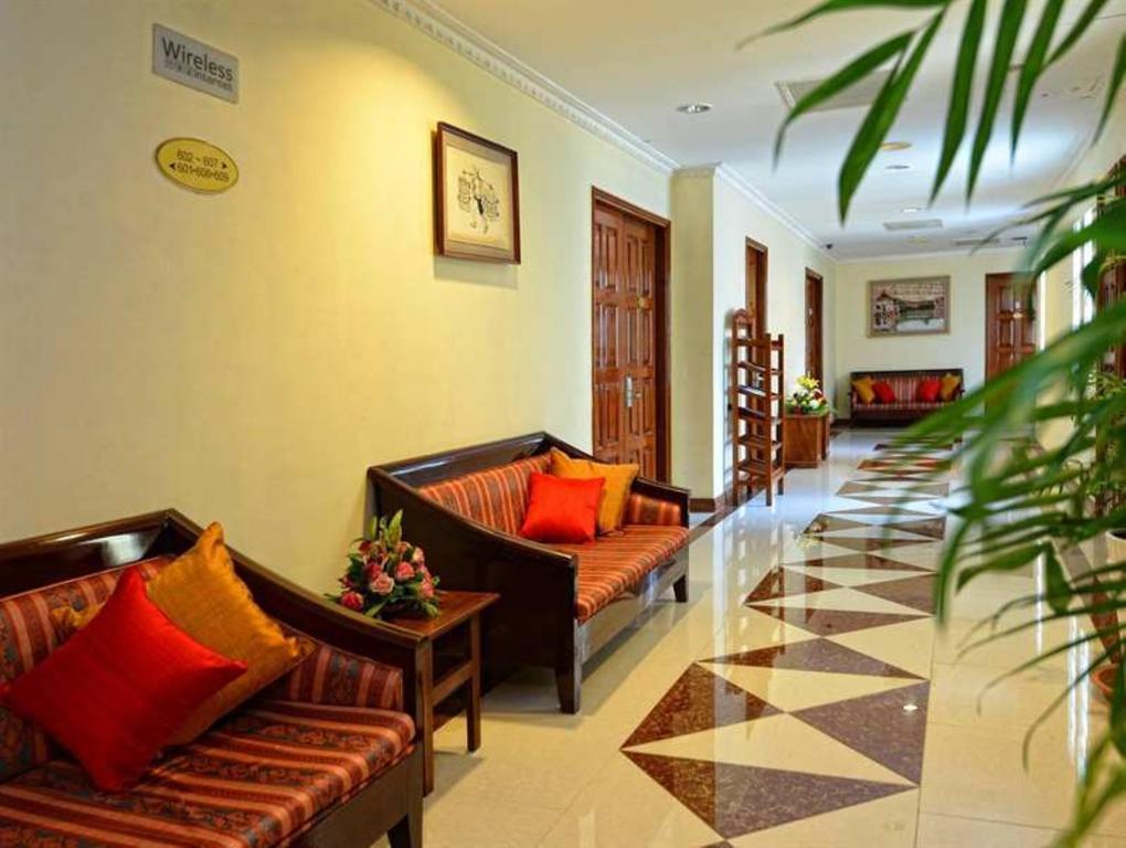 Holiday Villa Hotel City Centre Пном Пен Екстериор снимка