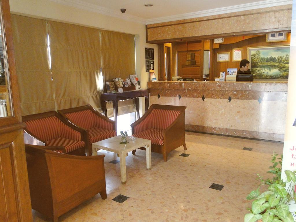 Holiday Villa Hotel City Centre Пном Пен Екстериор снимка