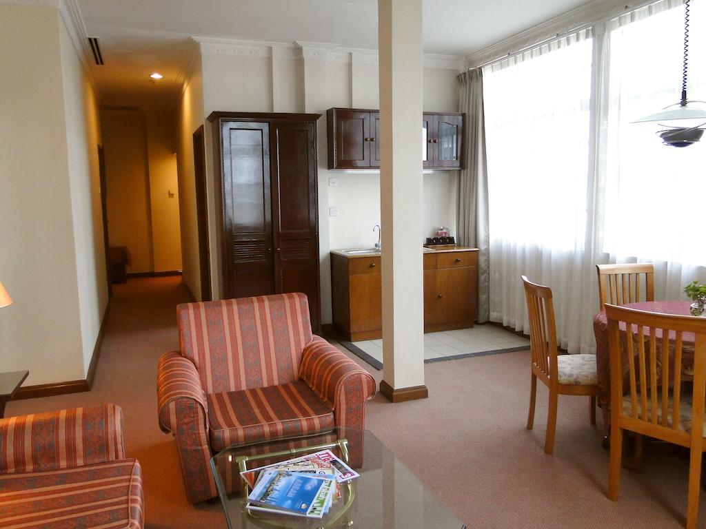 Holiday Villa Hotel City Centre Пном Пен Екстериор снимка