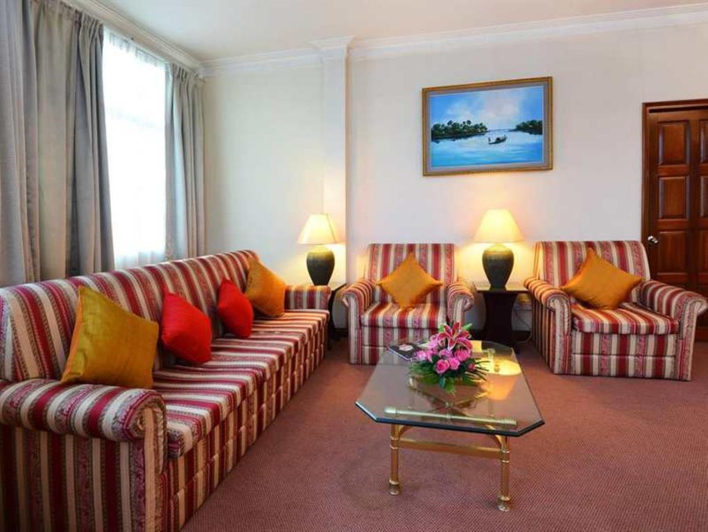 Holiday Villa Hotel City Centre Пном Пен Стая снимка
