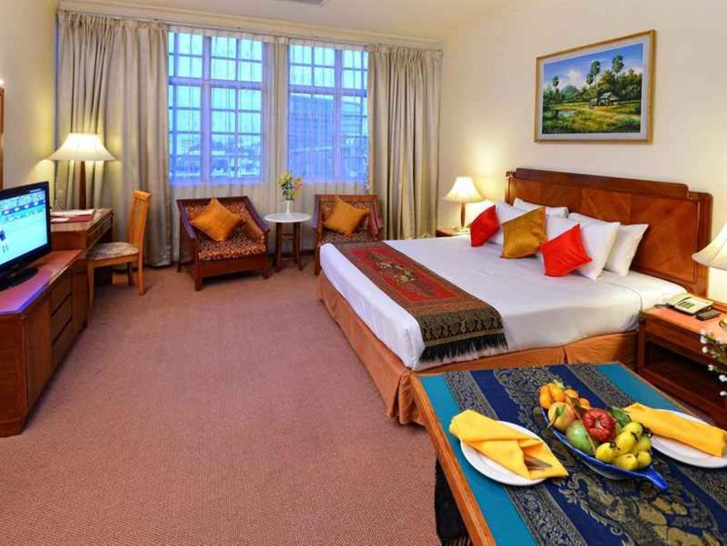 Holiday Villa Hotel City Centre Пном Пен Стая снимка