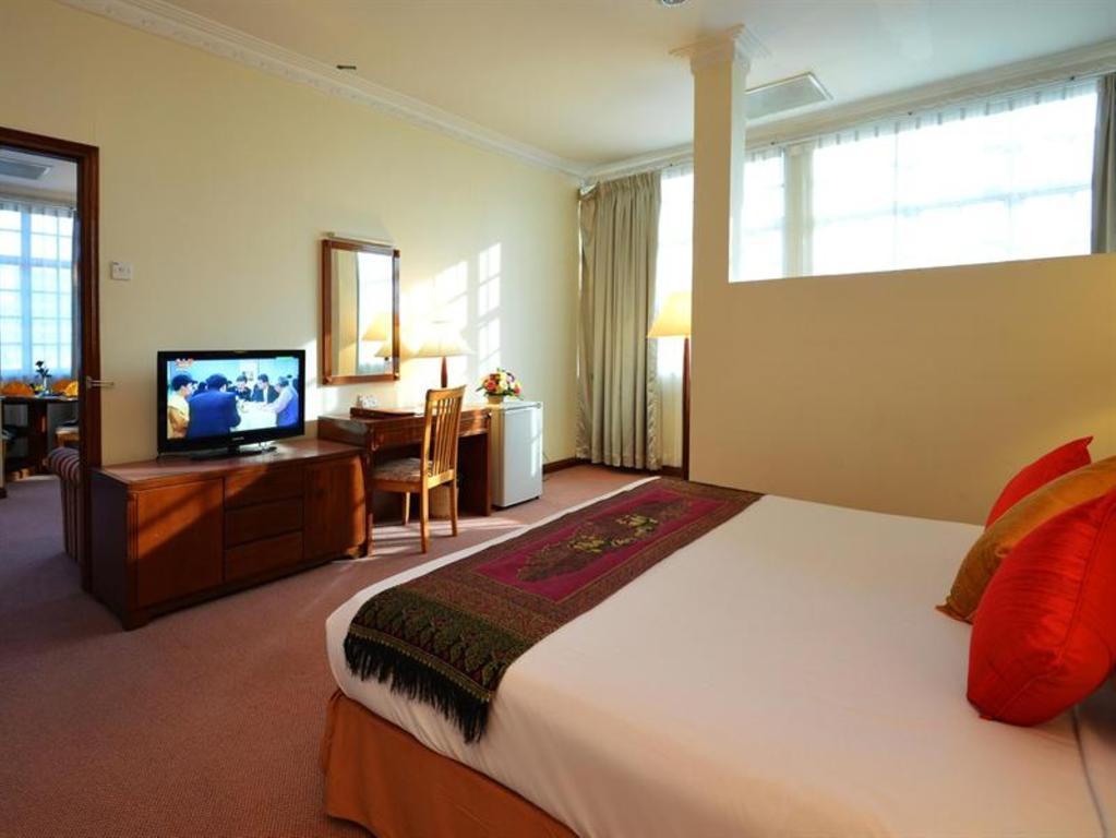 Holiday Villa Hotel City Centre Пном Пен Стая снимка