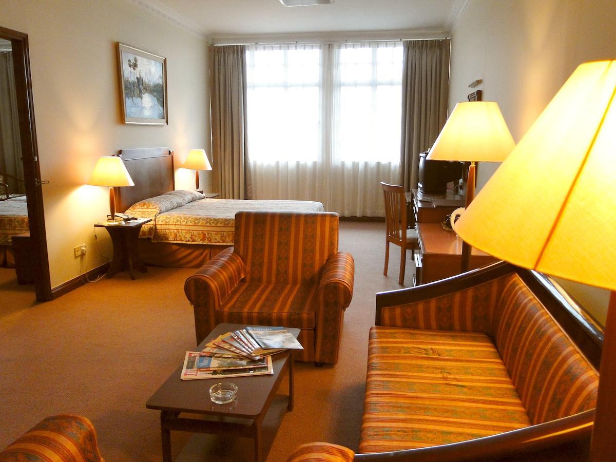 Holiday Villa Hotel City Centre Пном Пен Стая снимка