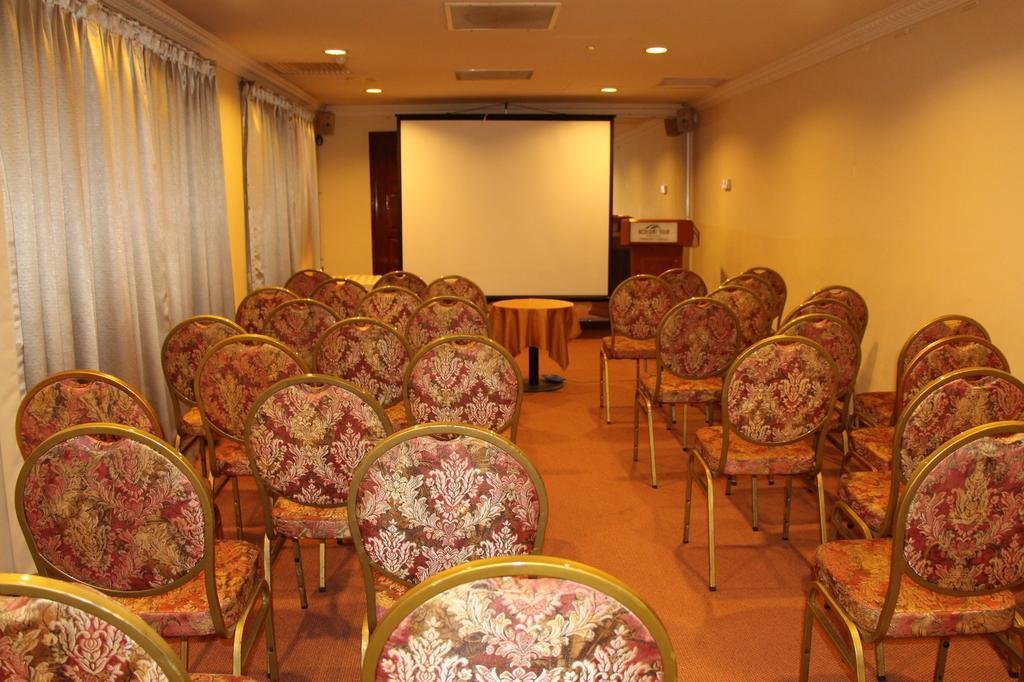 Holiday Villa Hotel City Centre Пном Пен Екстериор снимка